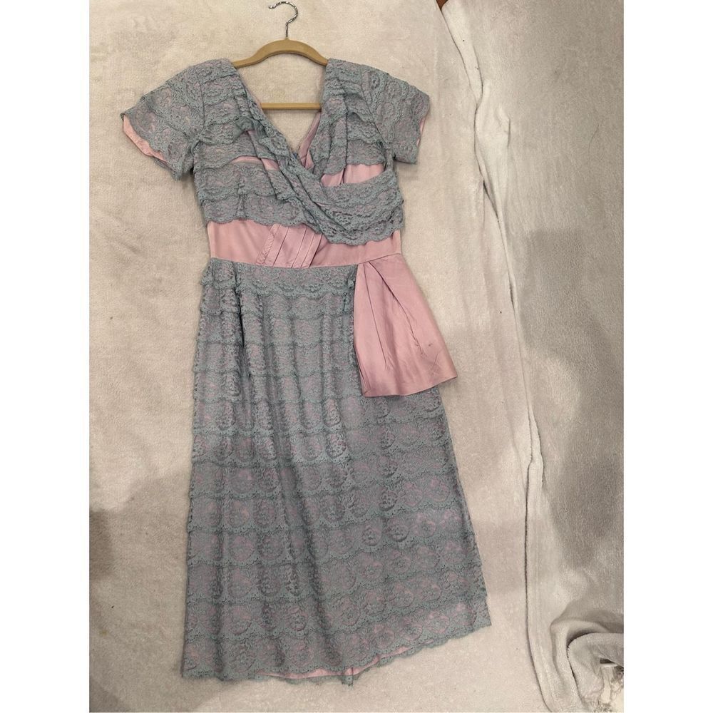Vintage women’s size M blue and pink lace dress